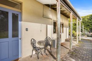 The Clocktower - Serene Stay at Herons Rise Vineyard