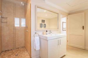 No 1 The Villas Families only