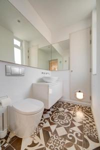 Luxury home with sea views