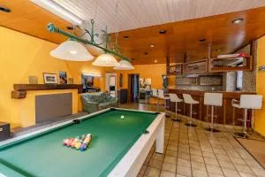 Lizard House - Brontallo