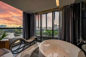 Bonita Signature The View