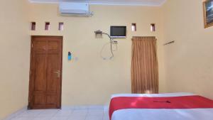 RedDoorz Syariah At Endrayanti Inn RSUD Yogyakarta