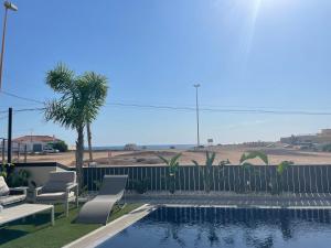 Luxury Villa with pool 1st line the sea