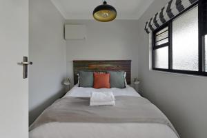 Charming 2-Bedroom Central Green Point Stadium