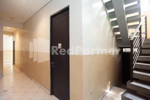 One 2 Residence near Slipi Jaya Mall Mitra RedDoorz