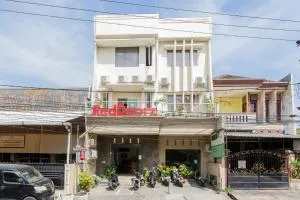 RedDoorz @ Raya Ngagel 2 - Wonokitri 2