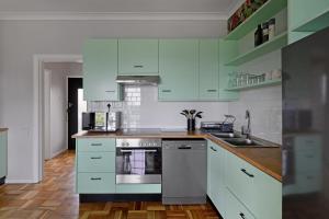 Charming 2-Bedroom Central Green Point Stadium