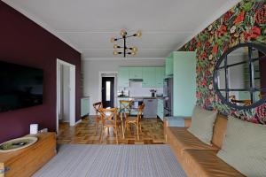 Charming 2-Bedroom Central Green Point Stadium