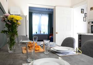 Luke Stays - Belle Grove West