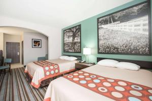 Super 8 by Wyndham Port ArthurNederland Area