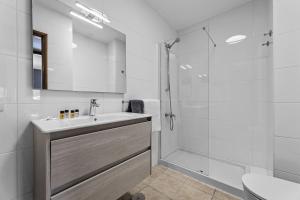 Hola Arnage Pool view