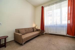 Modern, bright studio in a great location