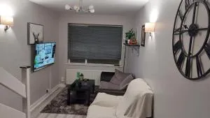 Small Single Room - Rashadoge