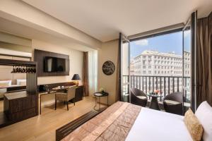 Deluxe Double Room with Balcony room in The Square Milano Duomo