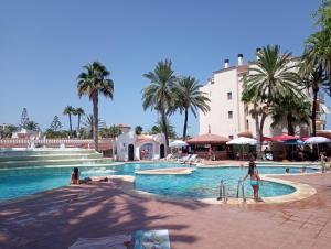 Estudio Denia piscina El Retiro