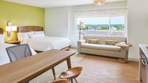 Studio Double Queen, Guest room, 2 Queen room in Element West Des Moines