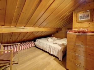 Chalet Méribel : Ski aux pieds, spacieux, lumineux avec cheminée - FR-1-688-15