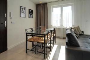 Stonowane i Eleganckie Apartamenty Sun Seasons 24 w Świeradowie Zdroju by Noclegi Renters