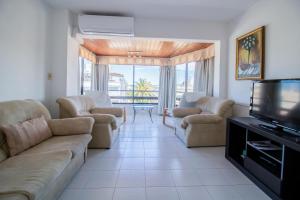 Oceana Suites Palm Beach