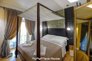 Under Bridge, TerreMarine