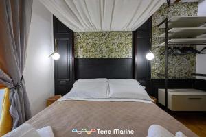 Under Bridge, TerreMarine