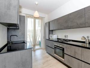 Immaculate 2-Bed Apartment in Desenzano del Garda