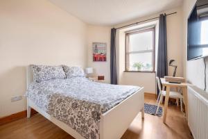 2 Bed Central Ness Apart - May Court