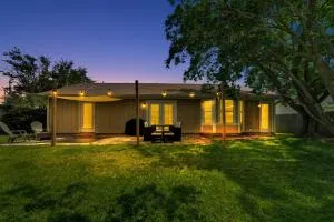 Two Spaces in One Main House and Guest House 25 Min to PCB - 林恩避风港