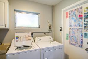 Close to Siesta Key, Shopping, Restaurants & More!