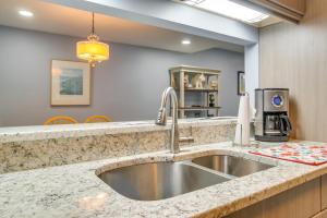 Cape Cod Condo in The Belmont with Private Beach!