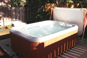 Sunnyside Knoll- 11 apts