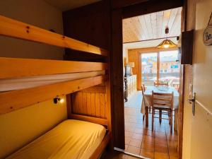 Studio cabine ensoleillé pour 4 personnes, vue sur pistes - FR-1-293-166