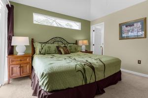 1061 Lake Berkley 4 Bed with Pool&Spa