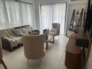 Brand new, with private Jacuzzi