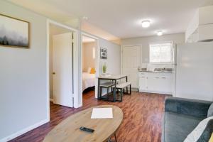 Vibrant Kimberling City Hideaway with Private Deck!