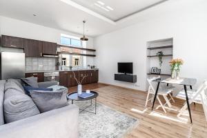 Spacious City Centre Apartment with Parking SELF CHECK-IN