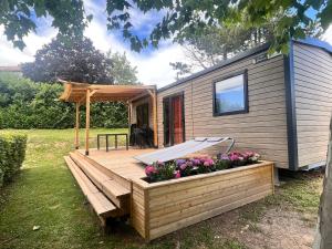 Campings Camping La Grappe Fleurie : photos des chambres