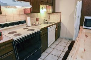 Fawn Valley Inn- 290 condo