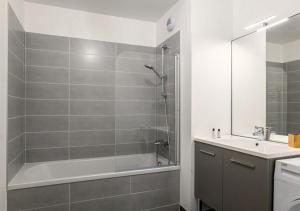 Appartements La Belle Vue - Garage Terrasse Wi-Fi Netflix Disney+ : photos des chambres