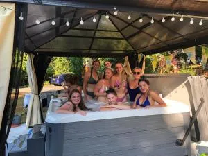 Amazing Luxury Executive flat & spa option - West Parley