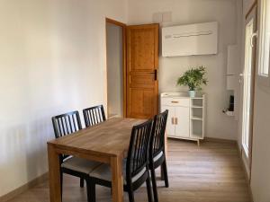 Appartements Charmante maison 2 chambres au calme avec jardin et parking prive gratuit : photos des chambres