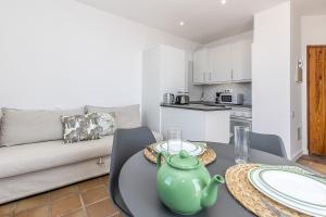 EDEN RENTALS Oceanfront Hideaway