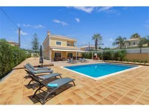 Luxury Villa Carrah - Heated Pool nr Quinta da Lago - 阿尔法洛贝拉