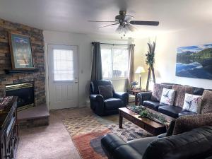 Fawn Valley Inn- 242 apts