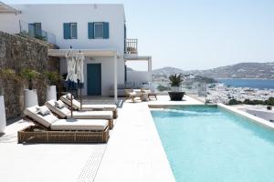 Νumi Boutique Hotel