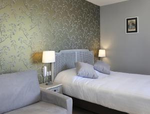 Hotels Auberge Du Grand Dauphin : Chambre Double Supérieure - Non remboursable