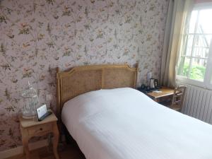 Hotels Auberge Du Grand Dauphin : photos des chambres