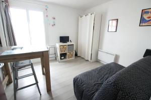 Appartements Joli studio a 3 min de la plage : photos des chambres