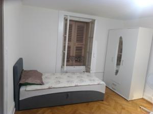 Charming flat center and near the lake