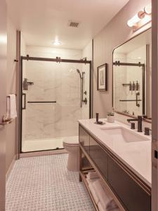 Standard King  room in Hilton Boston Downtown/Faneuil Hall